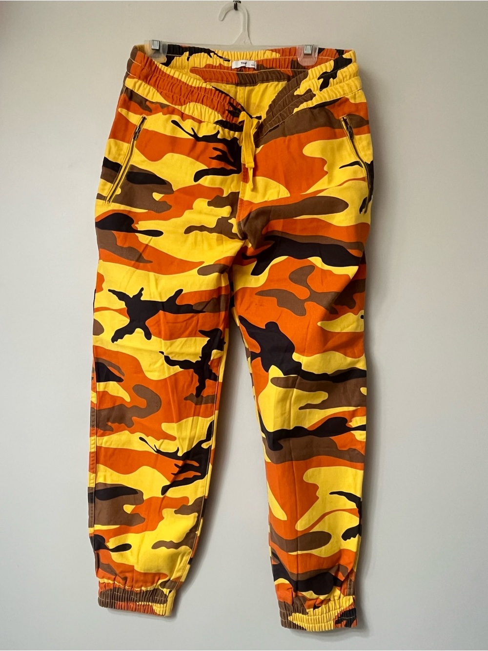 Artizia Camo Joggers size L